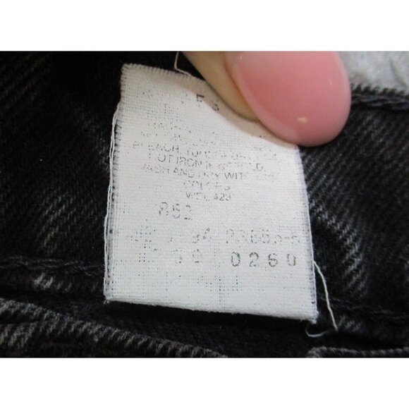 Levi's 550 Jeans Mens 31x32 Black Relaxed Fit Tapered Straight USA Distressed - Picture 8 of 12